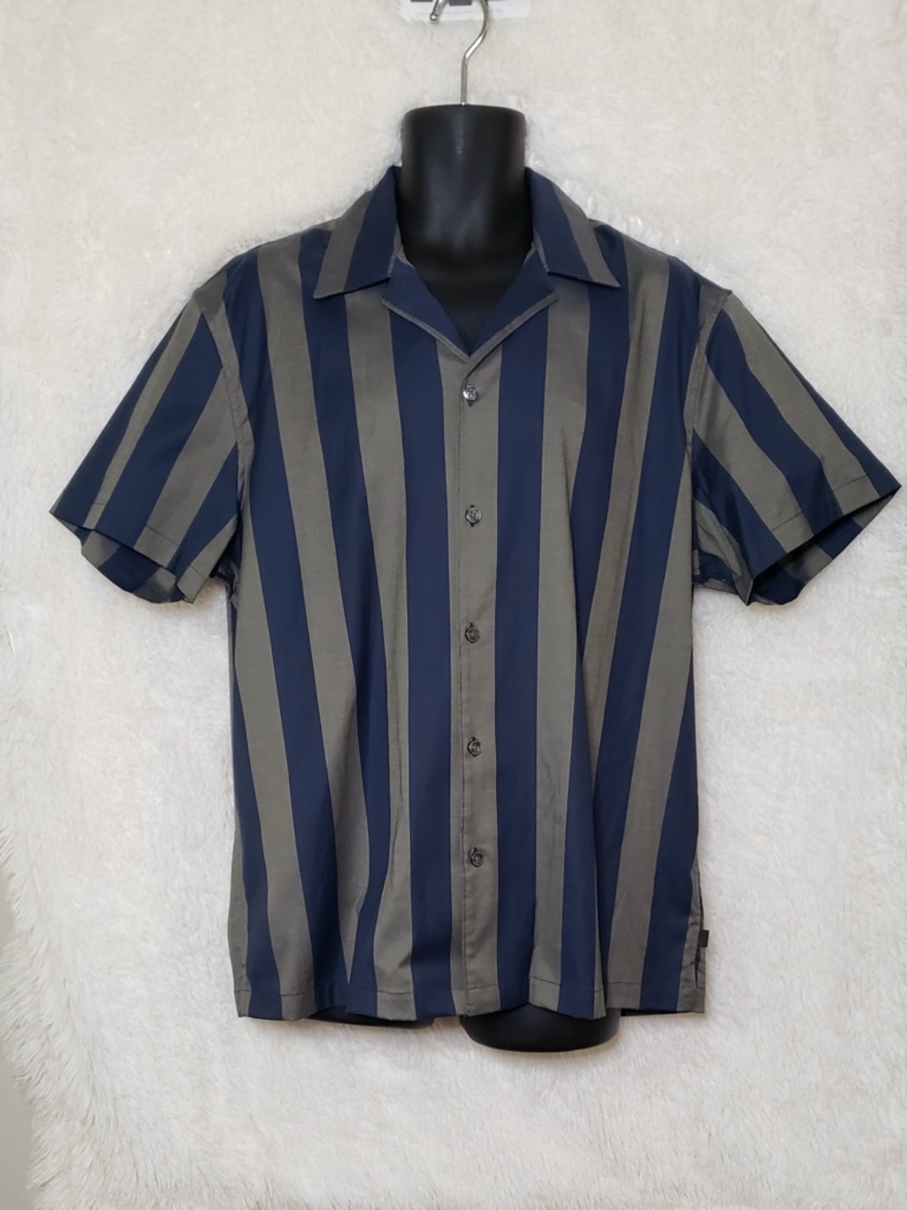 Michael Kors Navy and Gray Vertical Stripe Short Sleeve Shirt Size XL